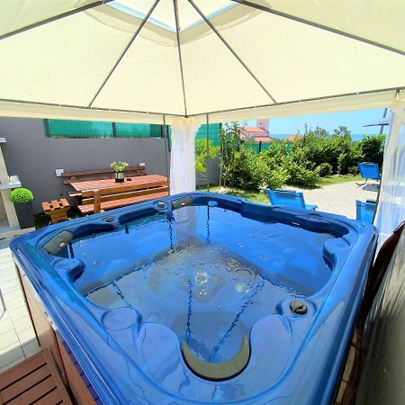 מאקרסקה Lux Apartment Sea Shell With Jacuzzi מראה חיצוני תמונה