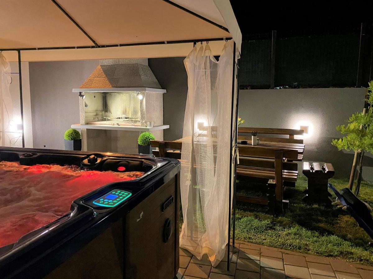 מאקרסקה Lux Apartment Sea Shell With Jacuzzi מראה חיצוני תמונה