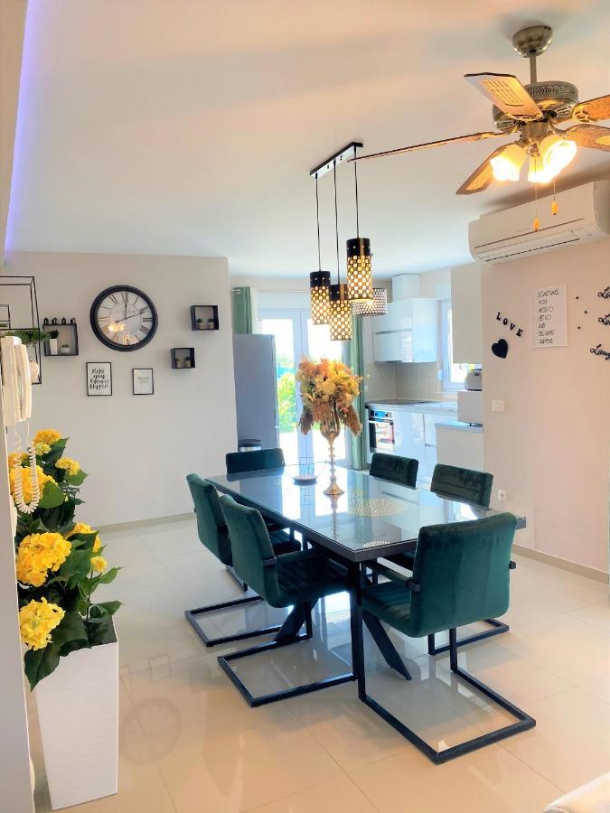 מאקרסקה Lux Apartment Sea Shell With Jacuzzi מראה חיצוני תמונה