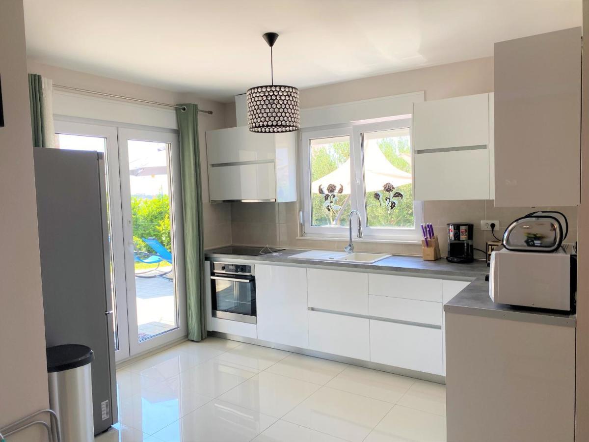 מאקרסקה Lux Apartment Sea Shell With Jacuzzi מראה חיצוני תמונה