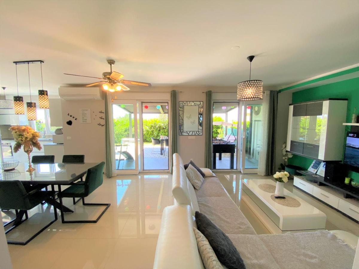 מאקרסקה Lux Apartment Sea Shell With Jacuzzi מראה חיצוני תמונה