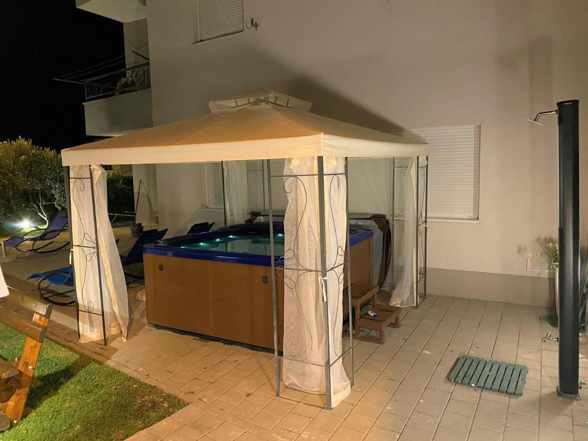 מאקרסקה Lux Apartment Sea Shell With Jacuzzi מראה חיצוני תמונה