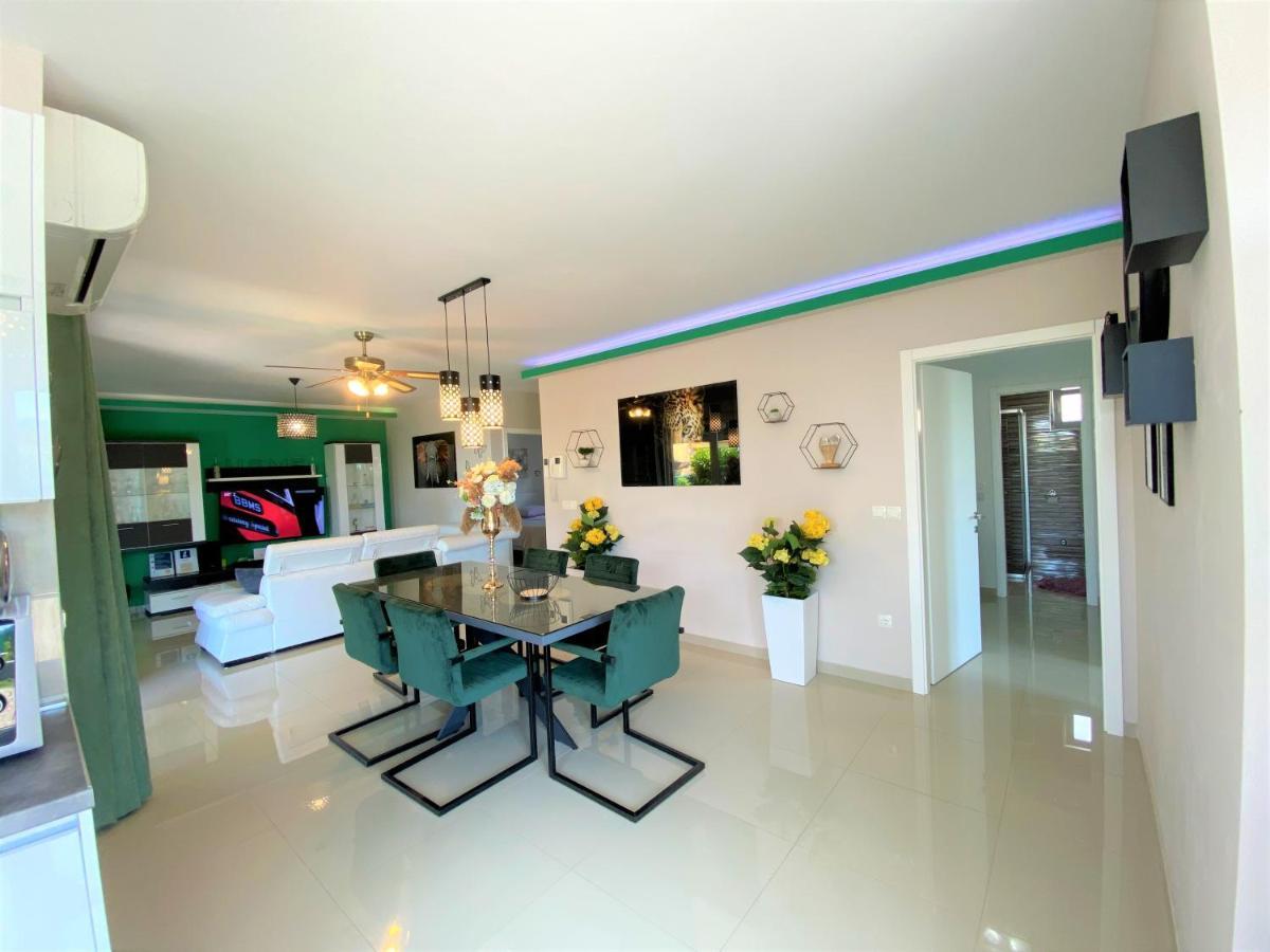 מאקרסקה Lux Apartment Sea Shell With Jacuzzi מראה חיצוני תמונה