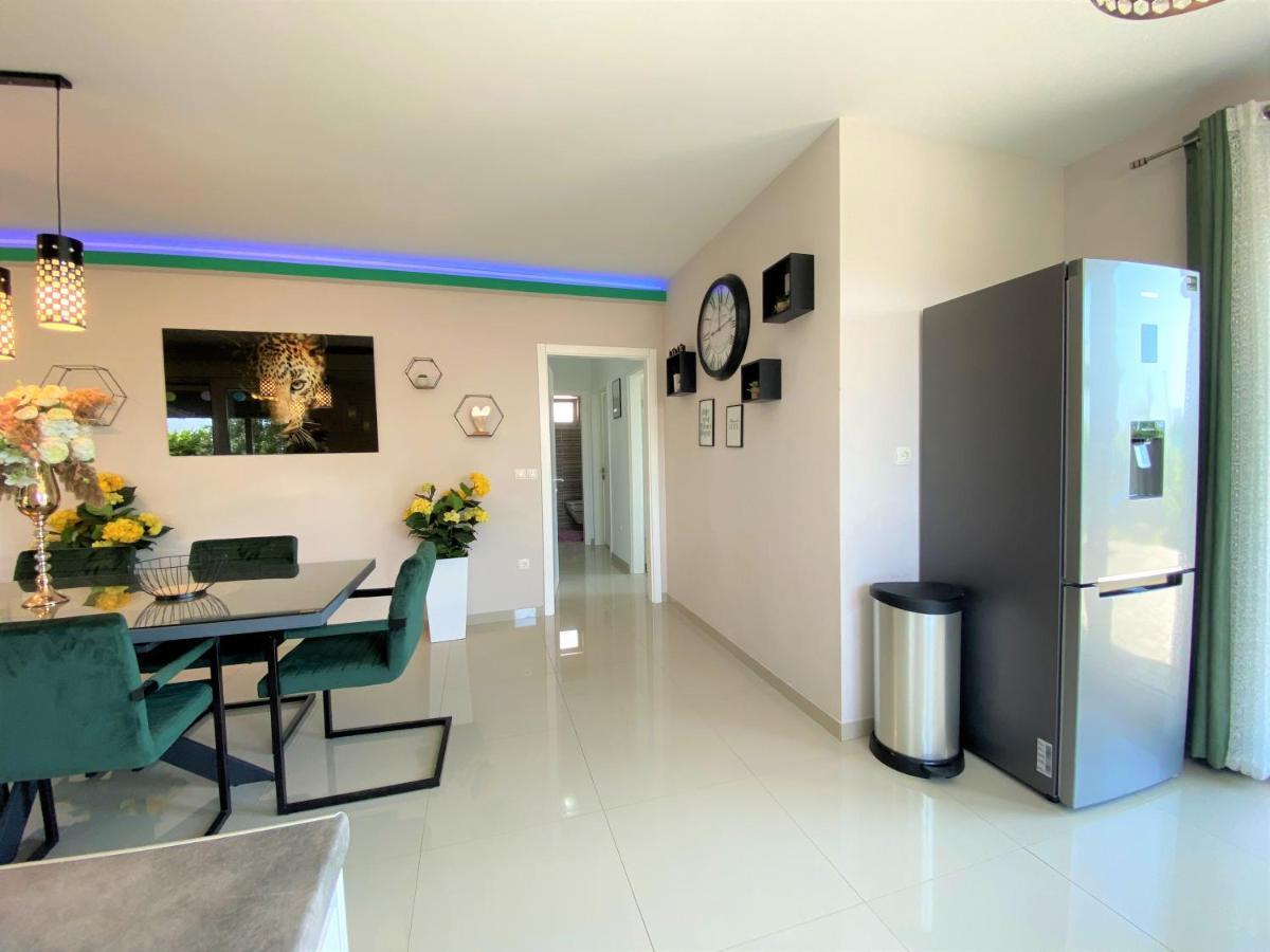 מאקרסקה Lux Apartment Sea Shell With Jacuzzi מראה חיצוני תמונה