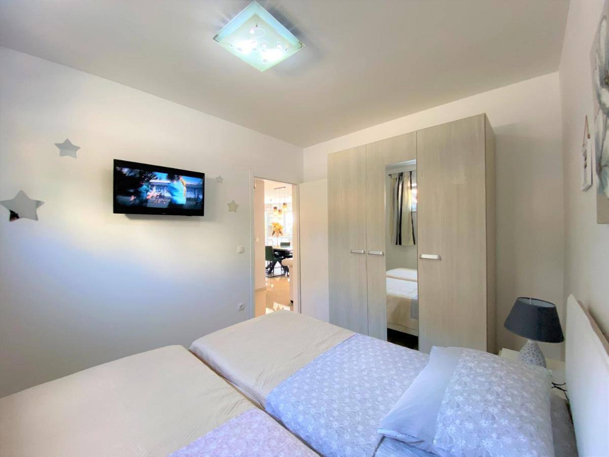 מאקרסקה Lux Apartment Sea Shell With Jacuzzi מראה חיצוני תמונה