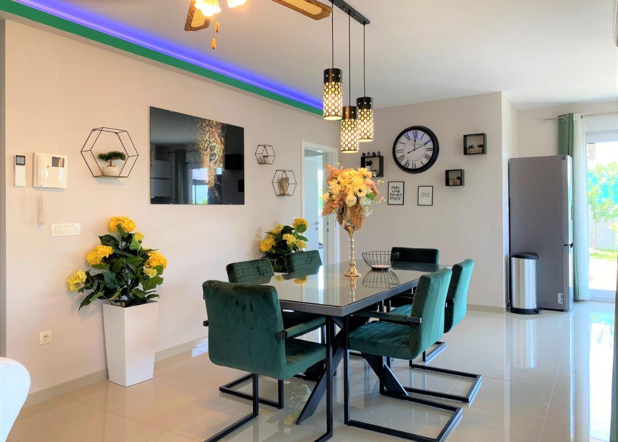 מאקרסקה Lux Apartment Sea Shell With Jacuzzi מראה חיצוני תמונה