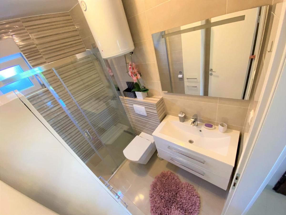 מאקרסקה Lux Apartment Sea Shell With Jacuzzi מראה חיצוני תמונה
