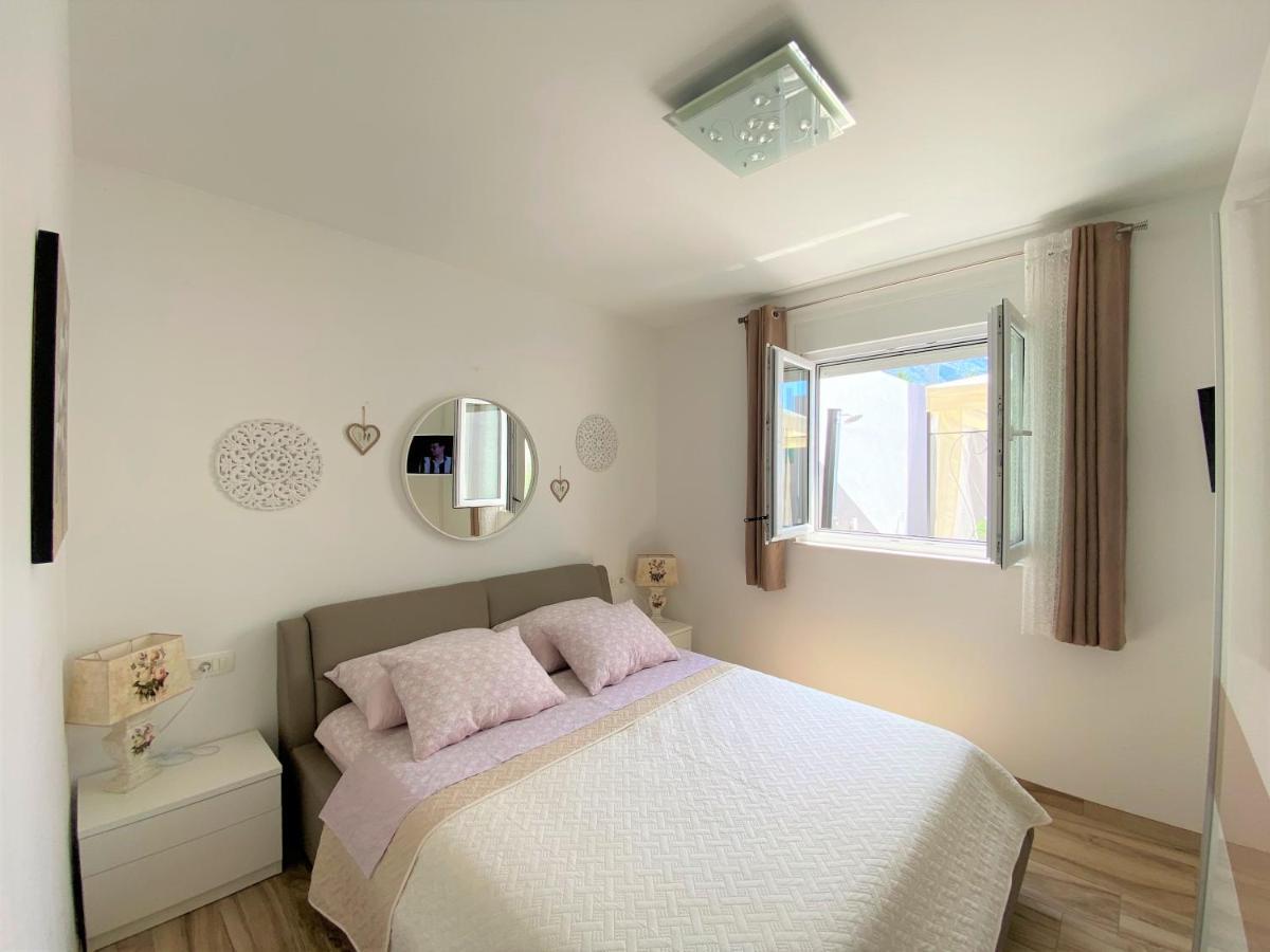 מאקרסקה Lux Apartment Sea Shell With Jacuzzi מראה חיצוני תמונה