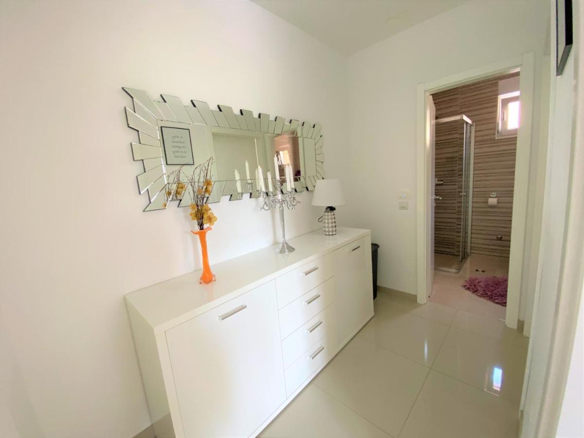 מאקרסקה Lux Apartment Sea Shell With Jacuzzi מראה חיצוני תמונה